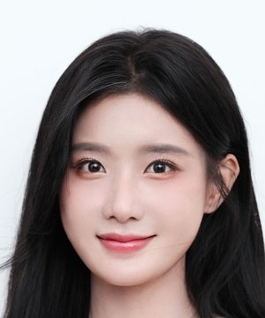 Estelle Chen (Chen Yihan)
